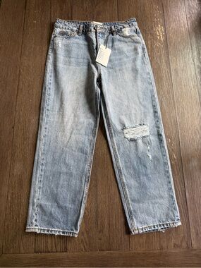 Women’s Relaxed Light Blue Distressed Jeans